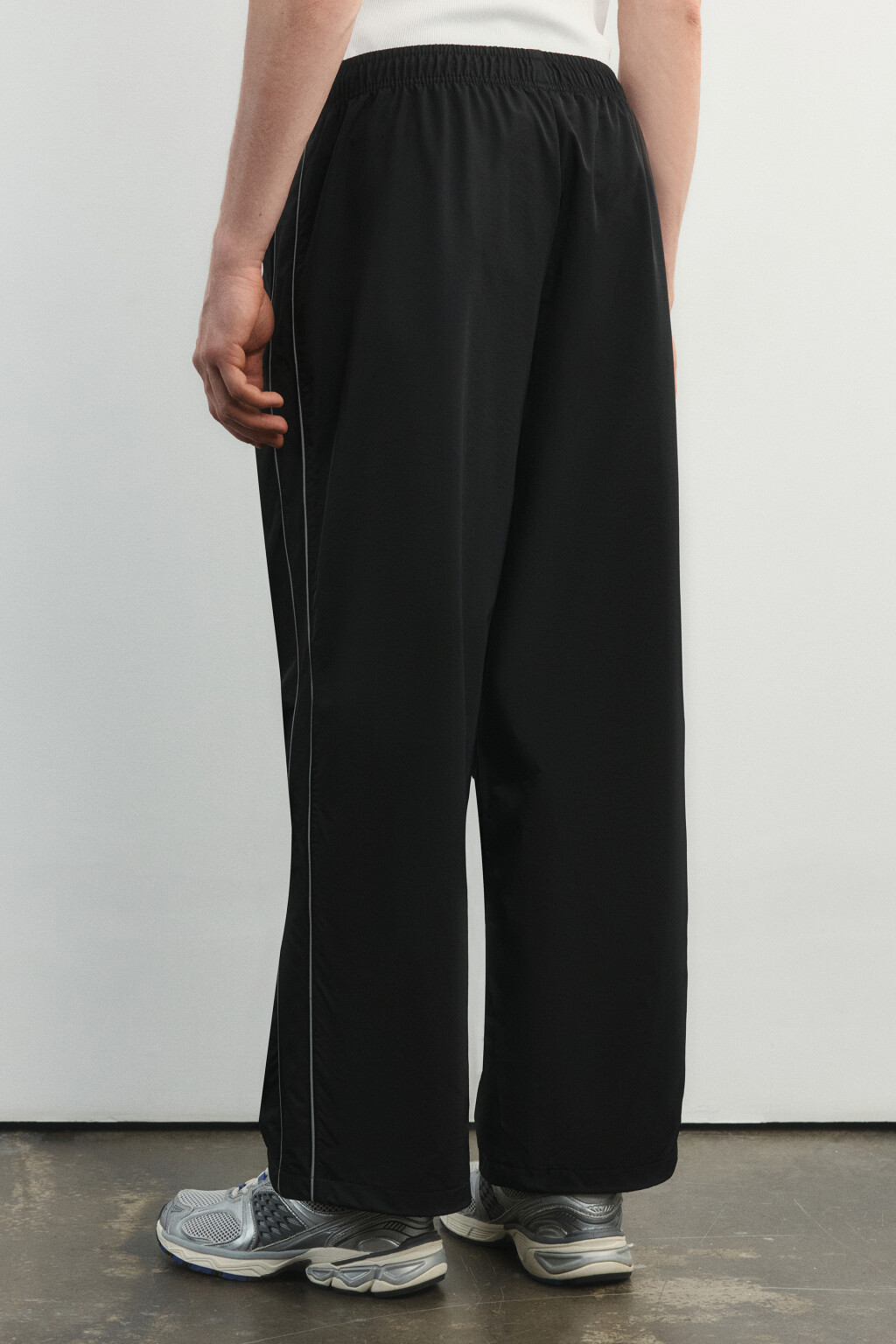 Брюки широкие спортивные с лампасами - цвет черный - 4
