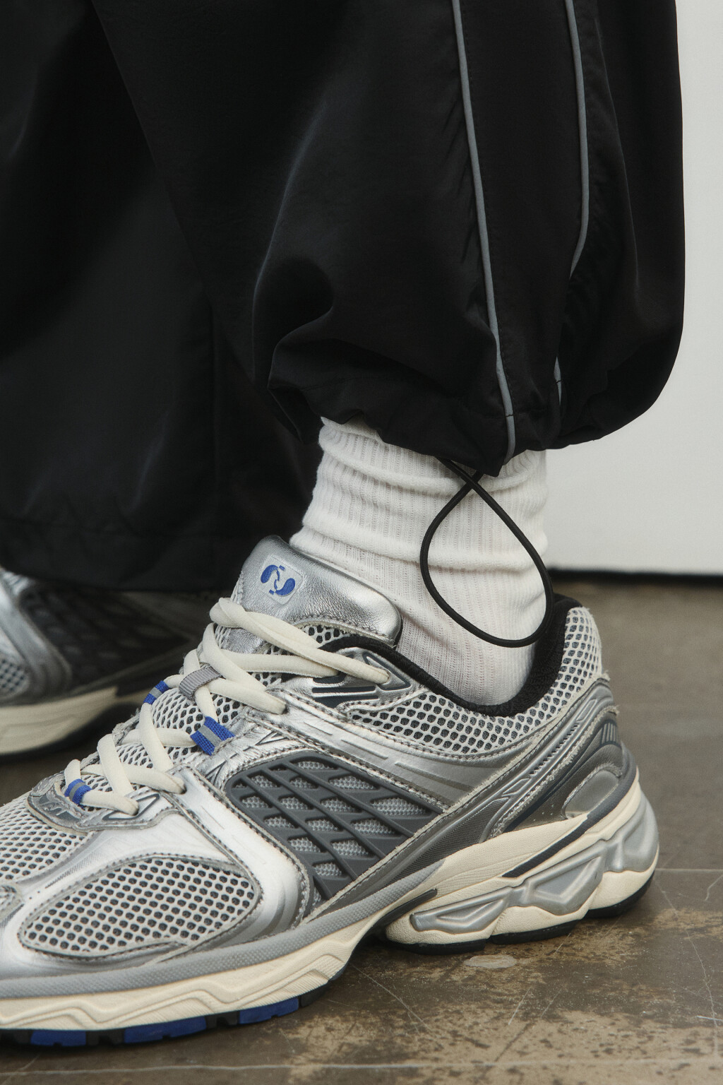 Брюки широкие спортивные с лампасами - цвет черный - 7