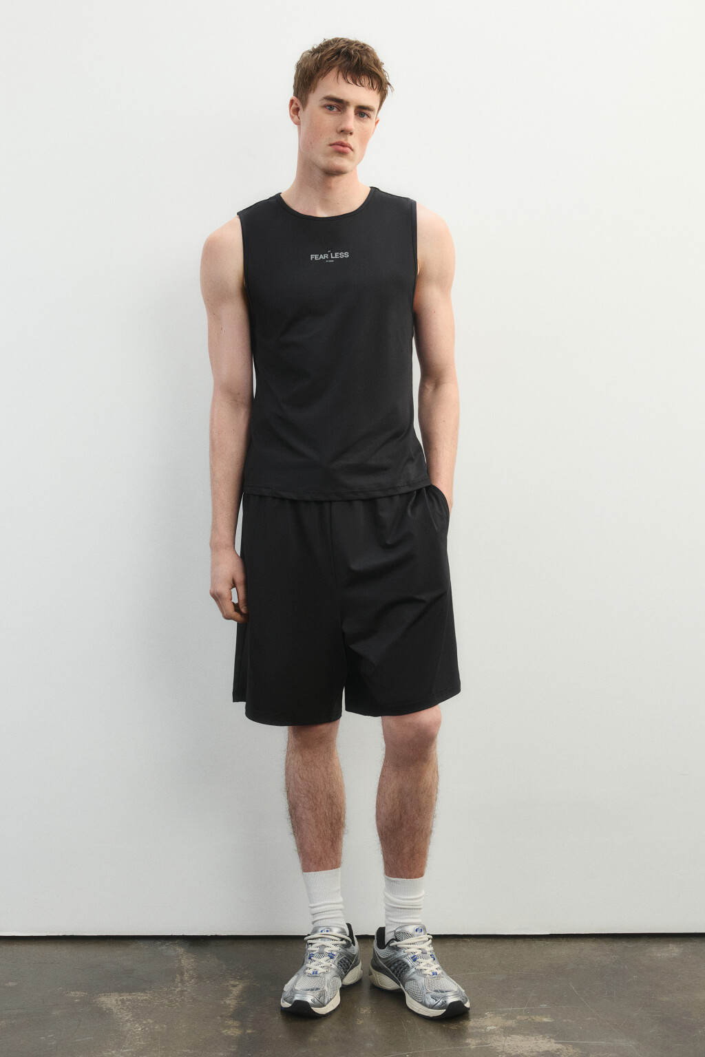 Шорты спортивные на завязках с низкой посадкой - цвет черный - 5