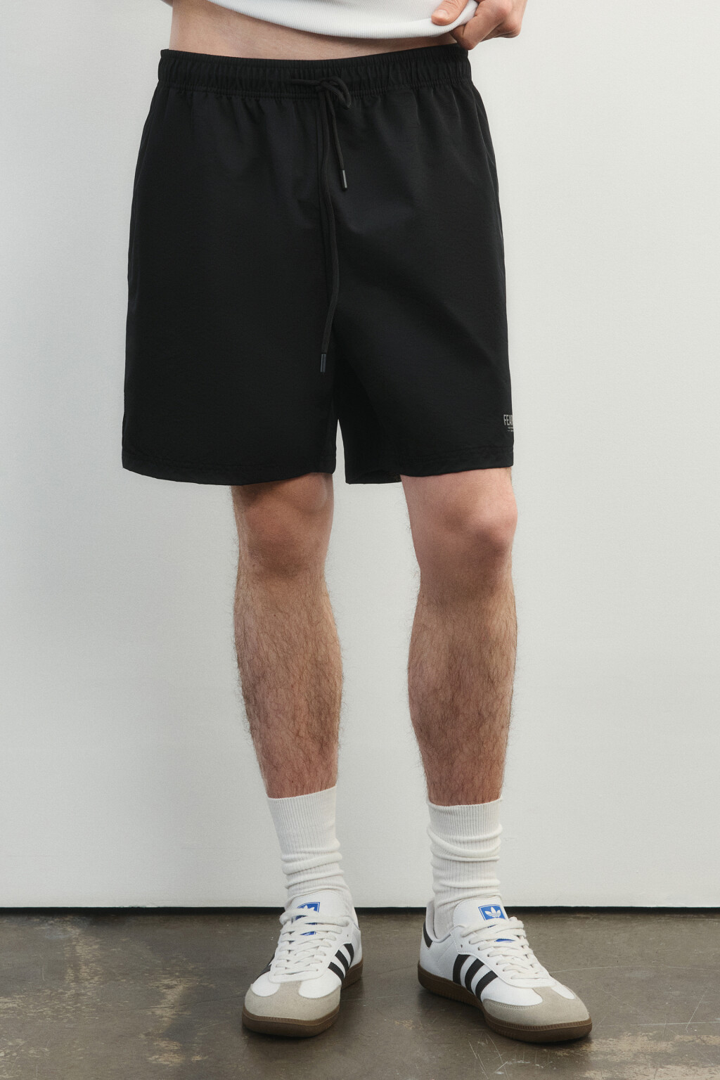 Шорты спортивные на завязках с низкой посадкой и принтом - цвет черный - 3