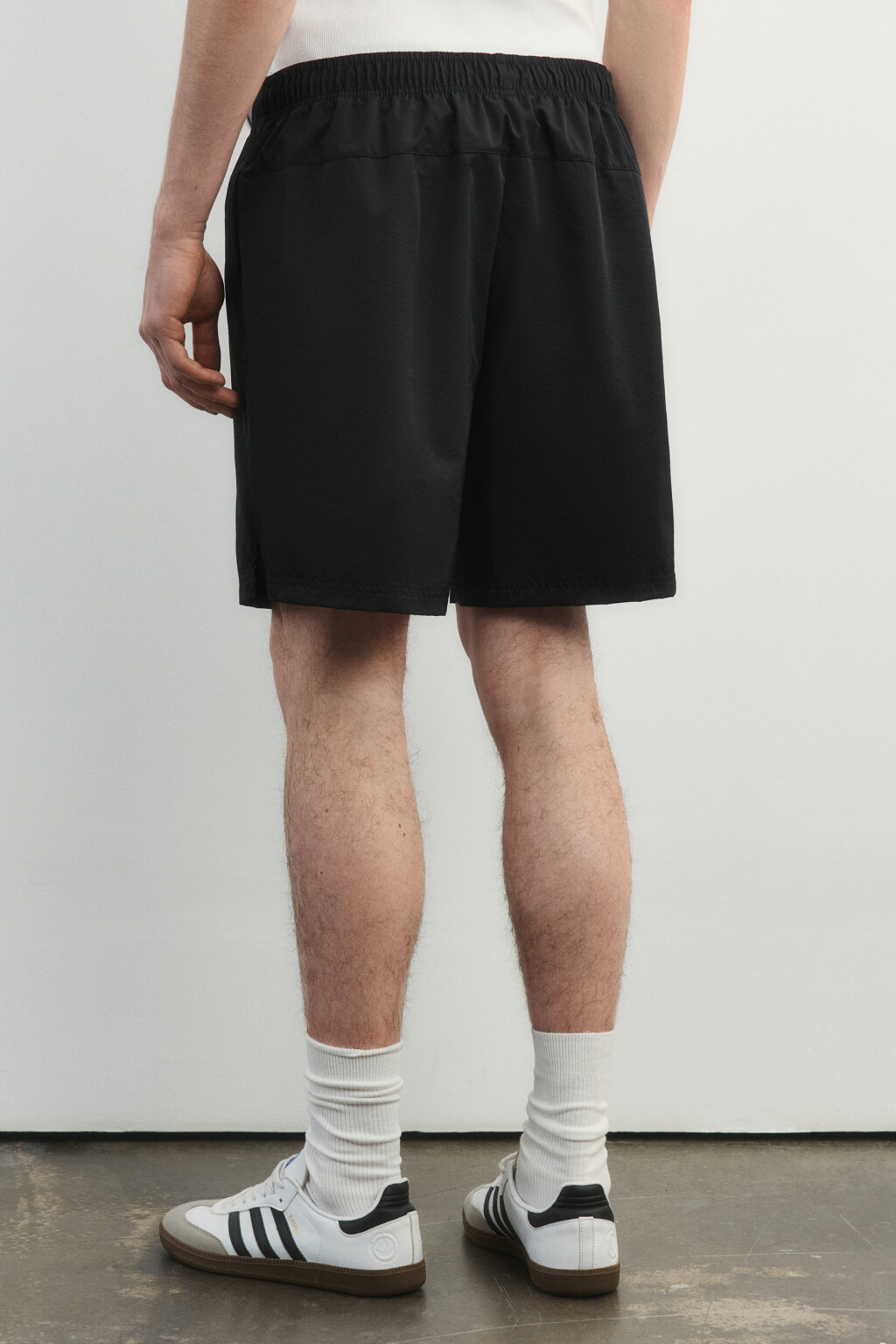 Шорты спортивные на завязках с низкой посадкой и принтом - цвет черный - 4