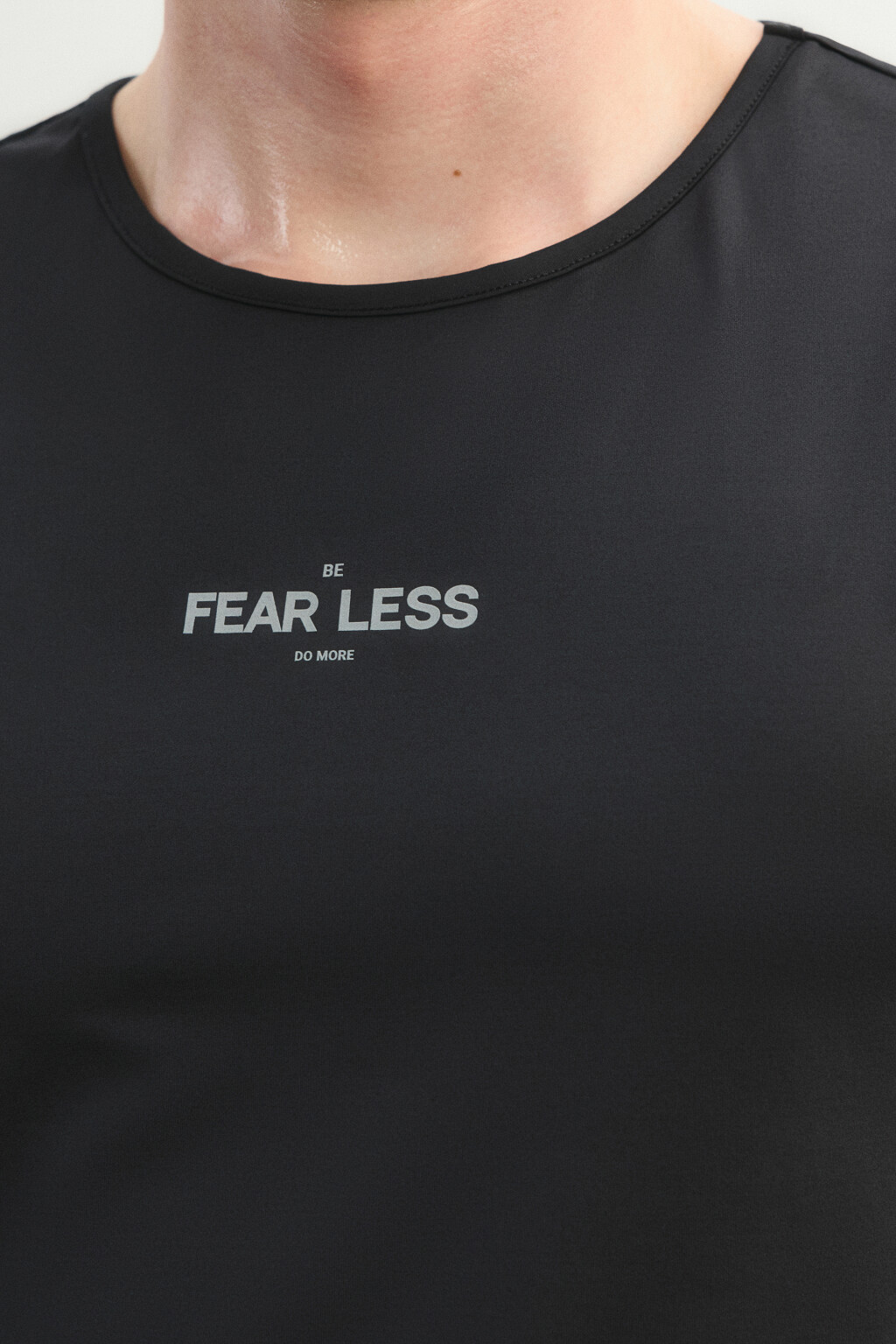 Майка-топ спортивная облегающая на широких бретелях - цвет черный - 5