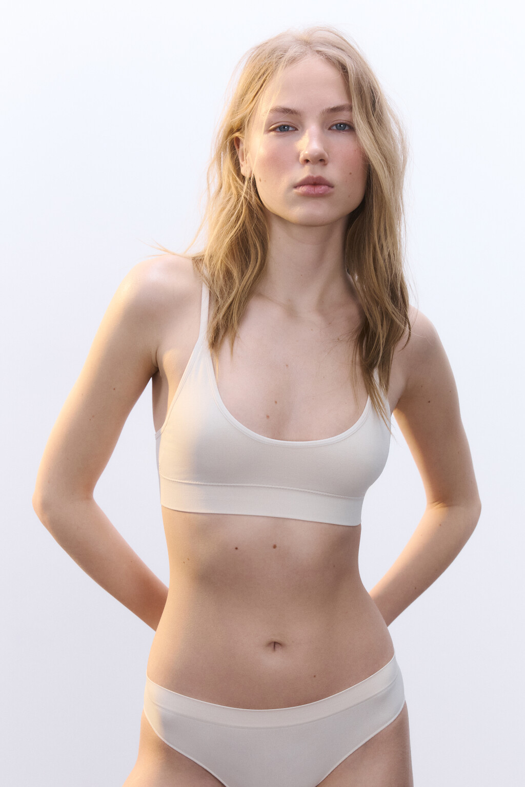 Бюстгальтер-топ бесшовный - цвет молочный - 2