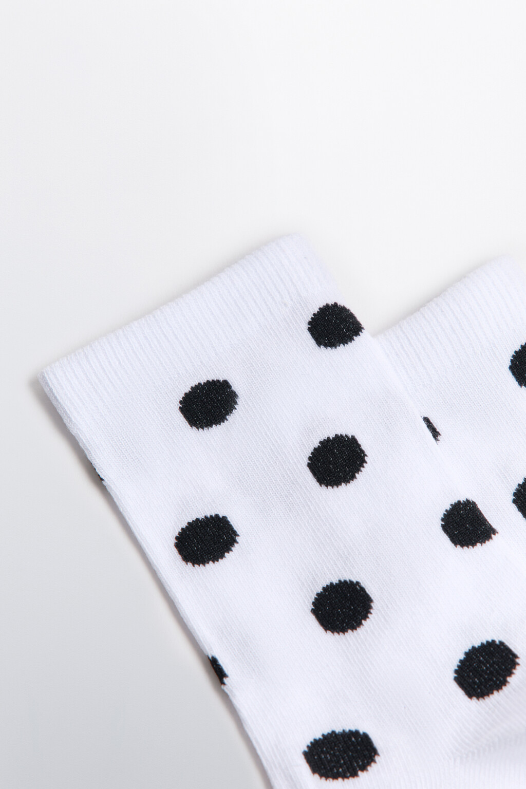 Носки высокие в рубчик с принтом в горошек - цвет белый - 2