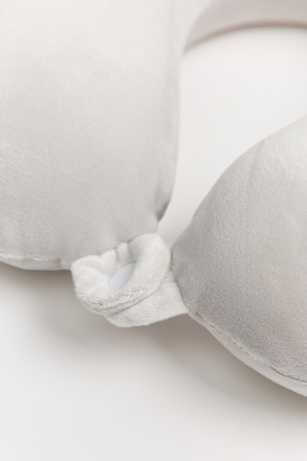 Подушка для шеи с застежкой - цвет серый - 2