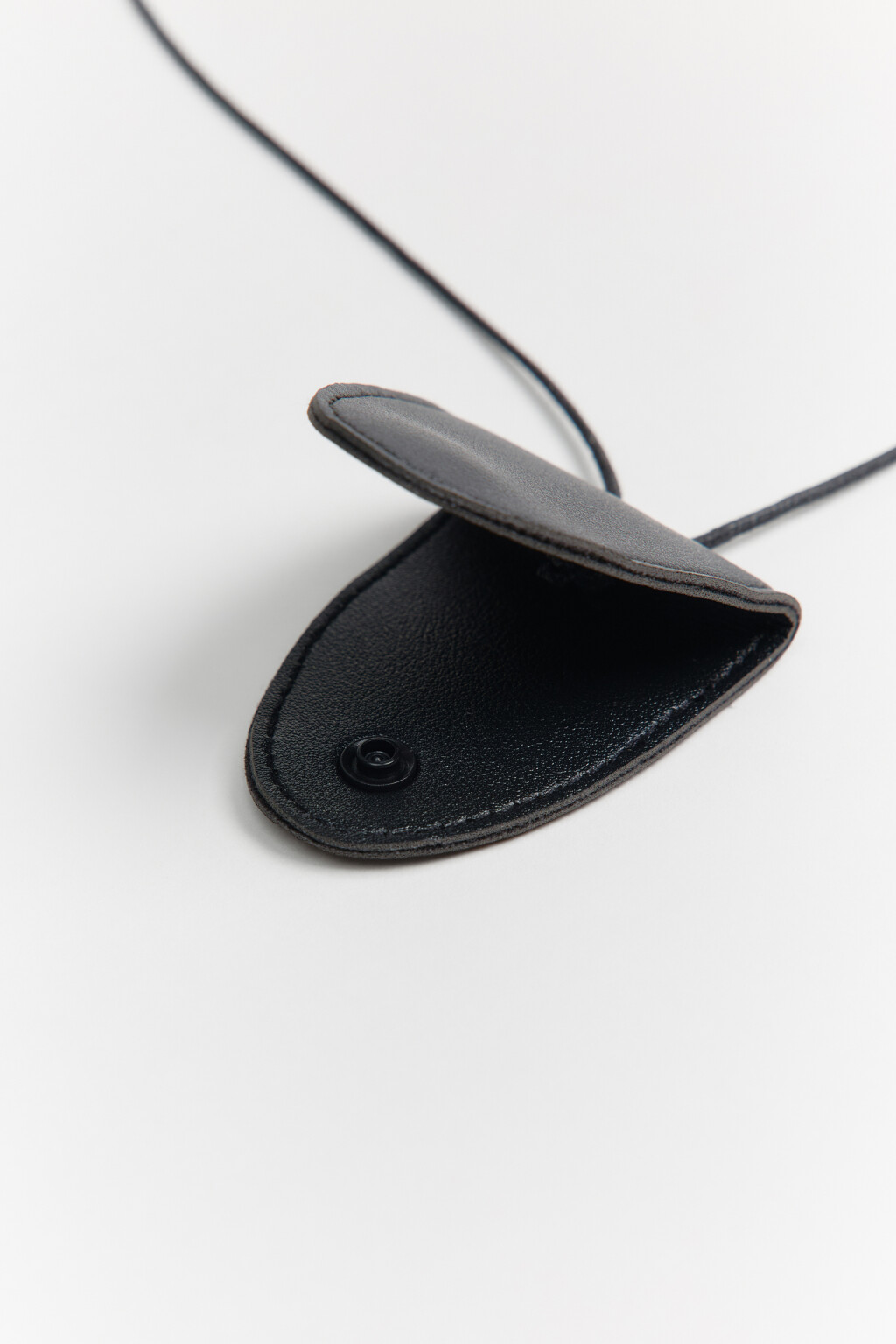 Подвеска-держатель для очков - цвет черный - 2