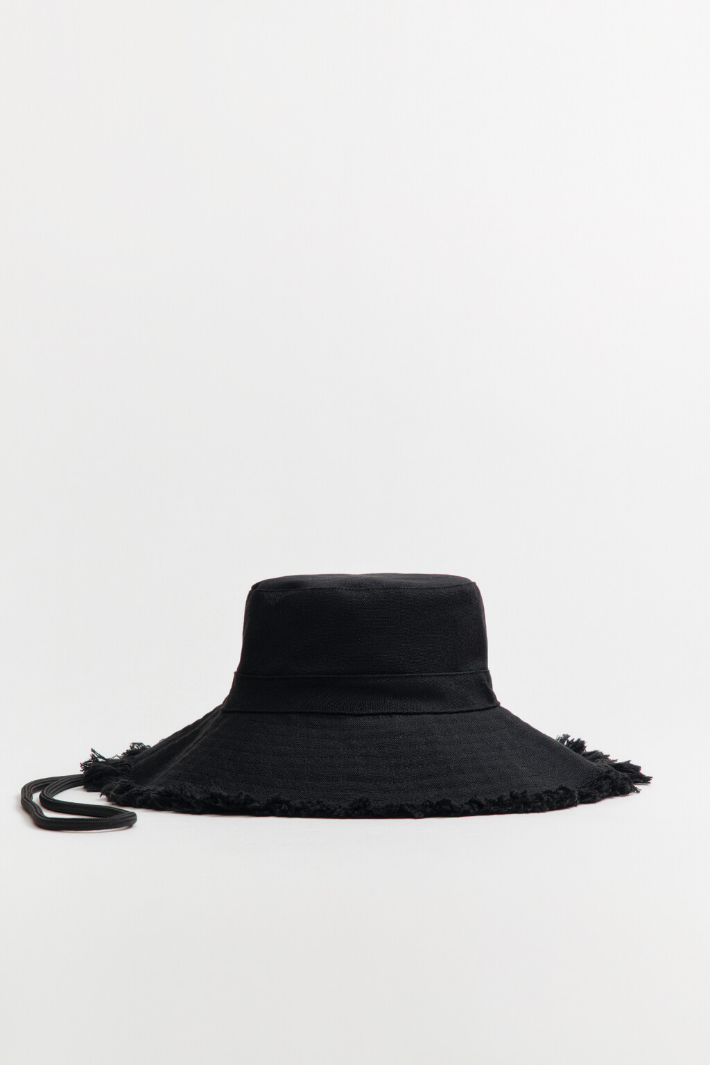 Панама хлопковая с бахромой и шнурком - цвет черный - 1
