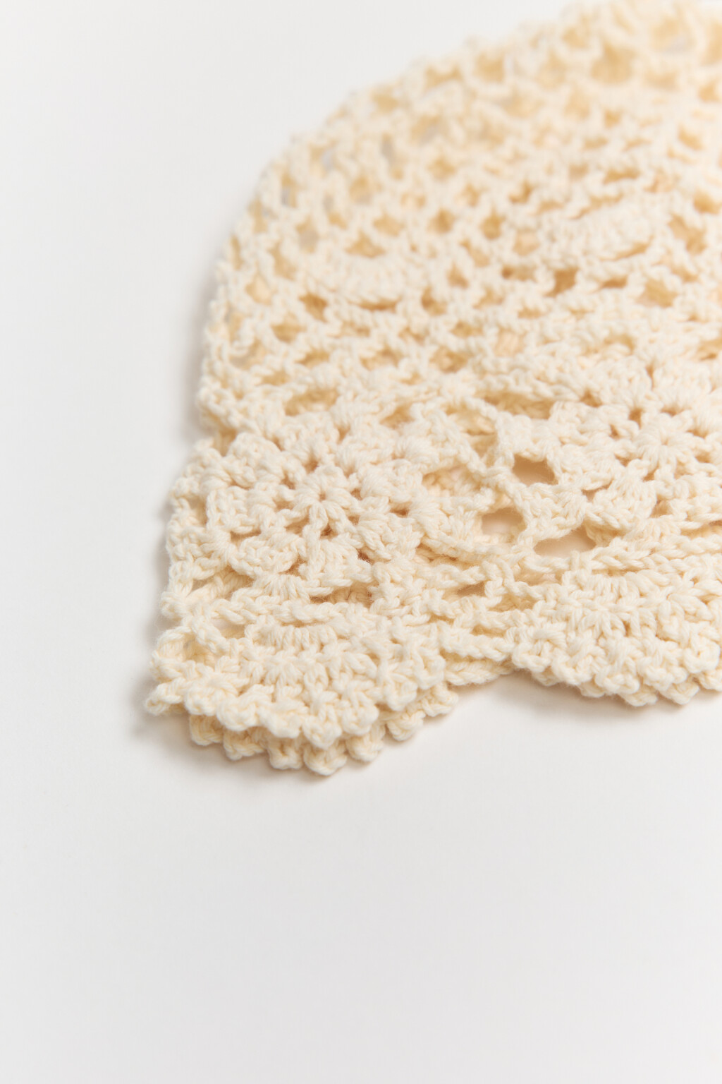 Шапка кроше ажурная - цвет молочный - 2