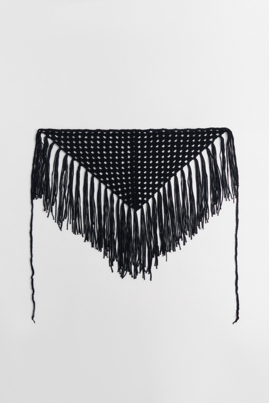 Косынка вязаная с бахромой - цвет черный - 1