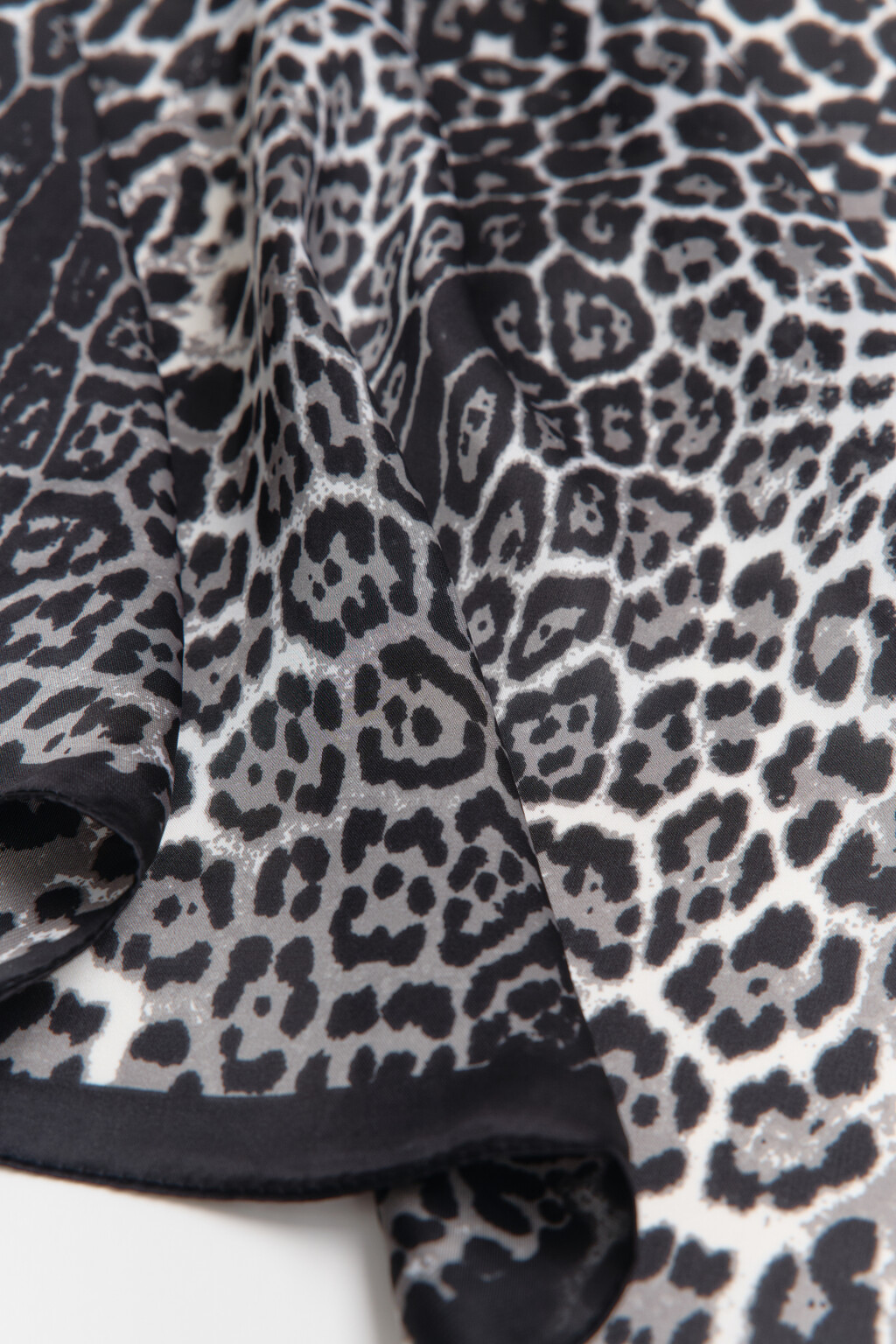 Платок с леопардовым принтом - цвет серый - 3