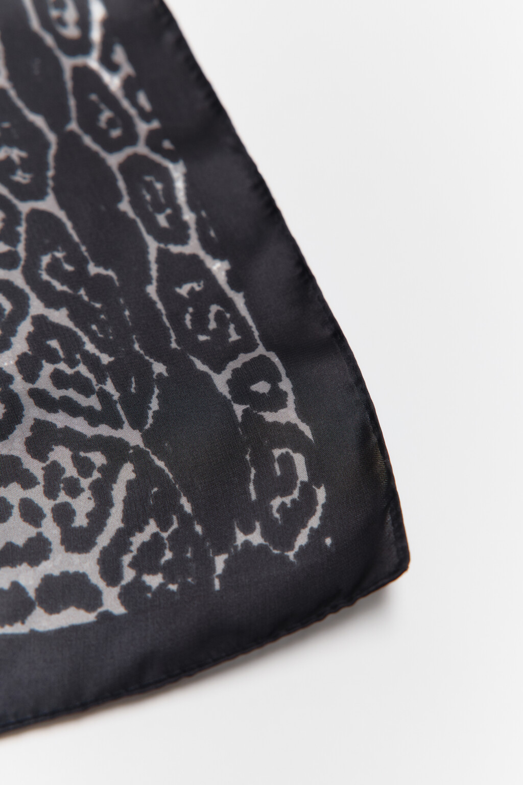 Платок с леопардовым принтом - цвет серый - 5