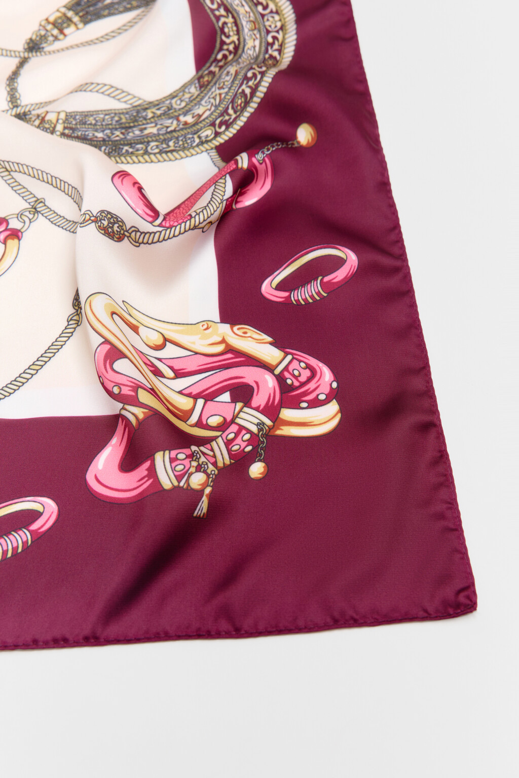 Платок атласный с принтом - цвет бордовый - 4