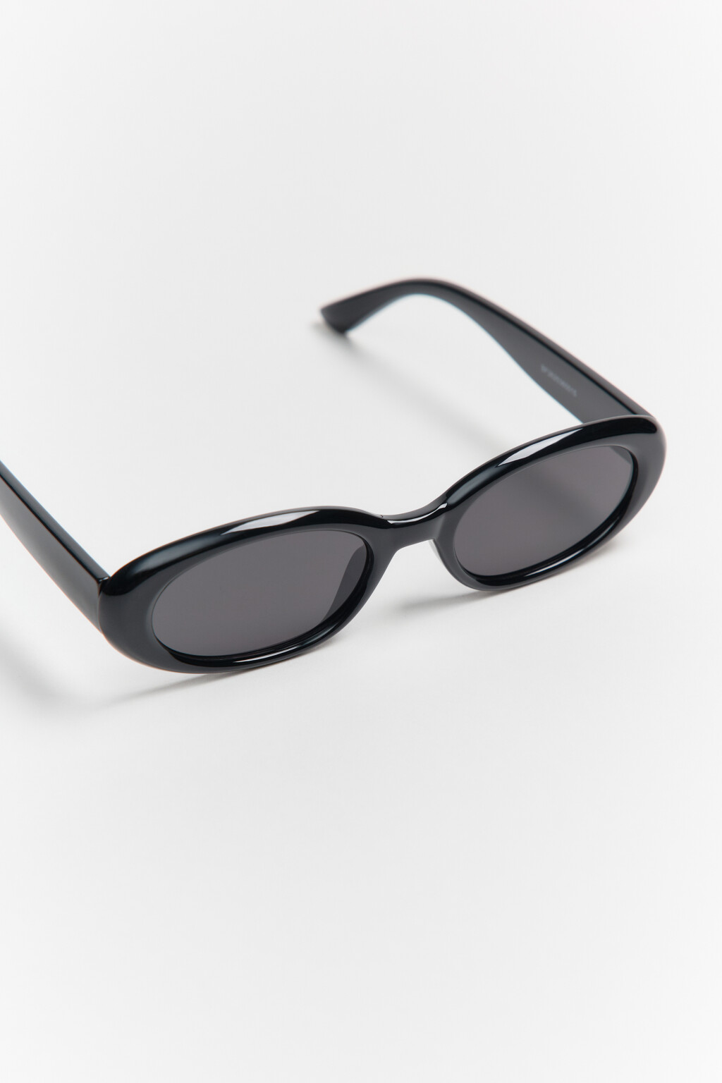 Очки солнцезащитные овальные - цвет черный - 1