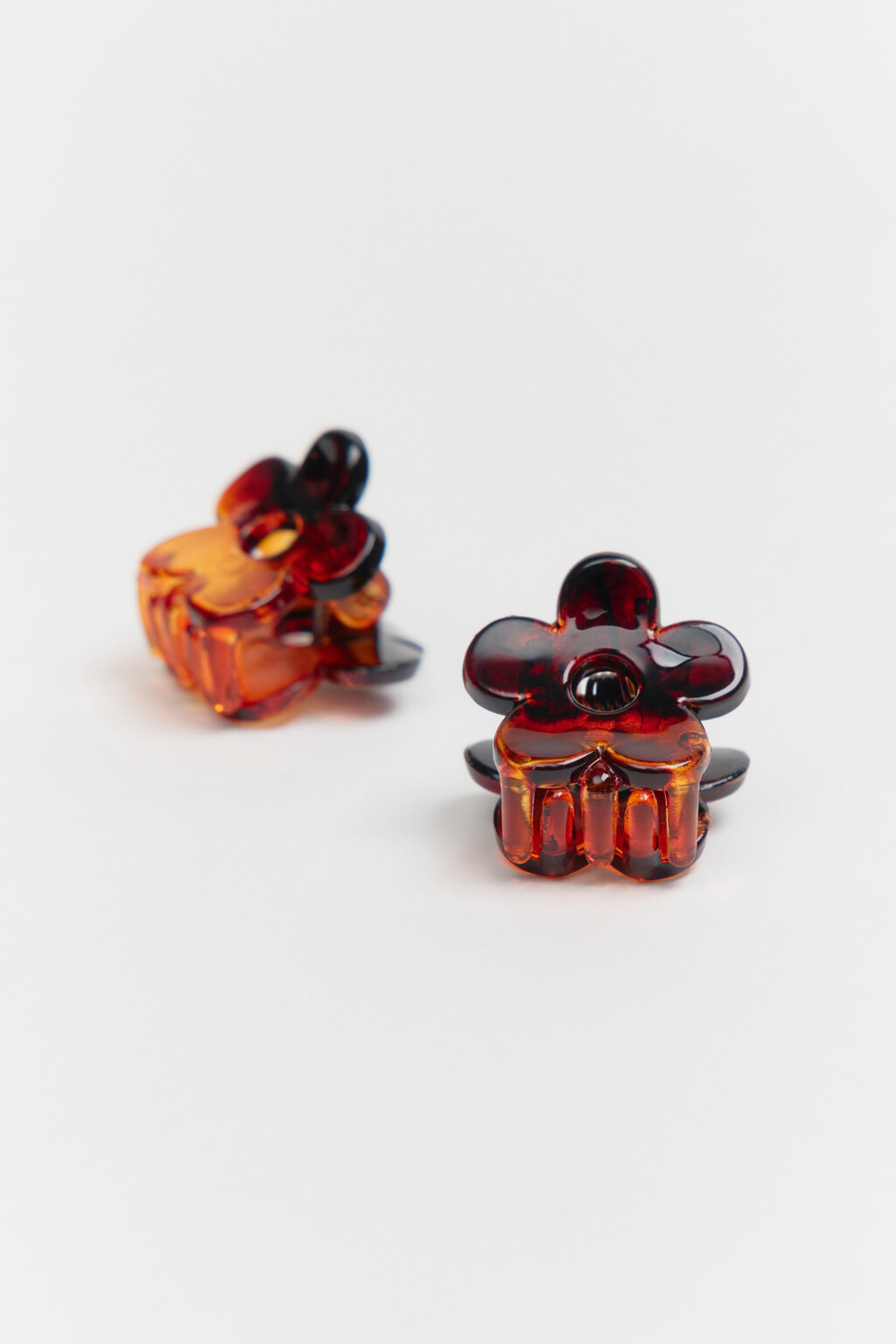 Набор заколок-крабов для волос с виде цветков (2 штуки) - цвет белый - 1