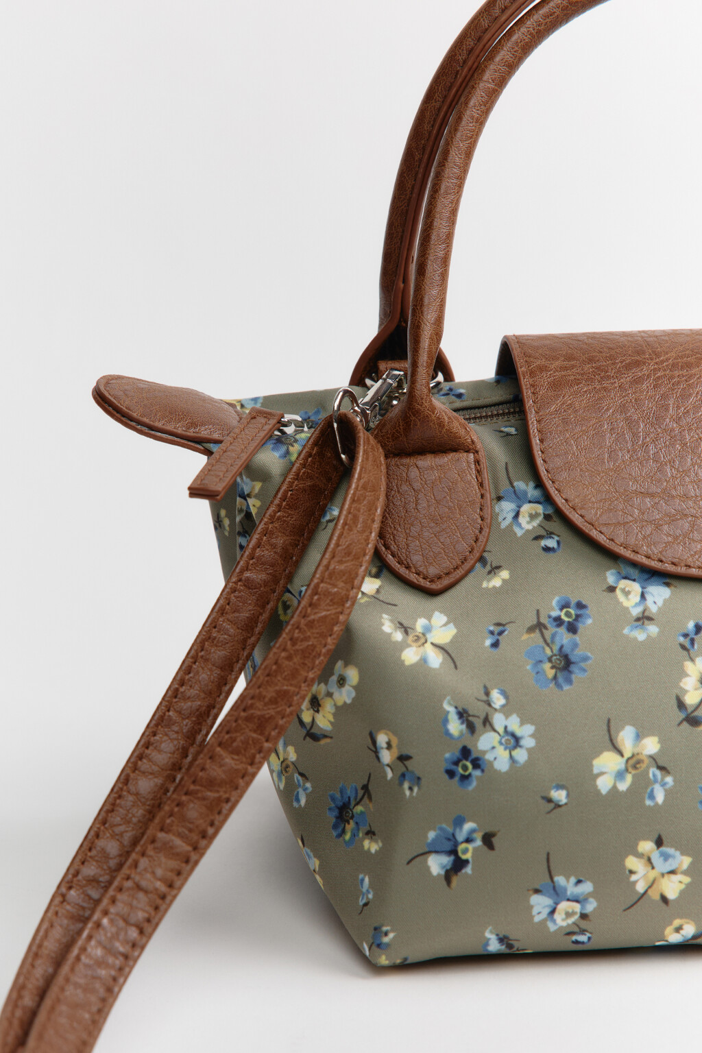 Сумка-кроссбоди текстильная с цветочным принтом - цвет зеленый - 9