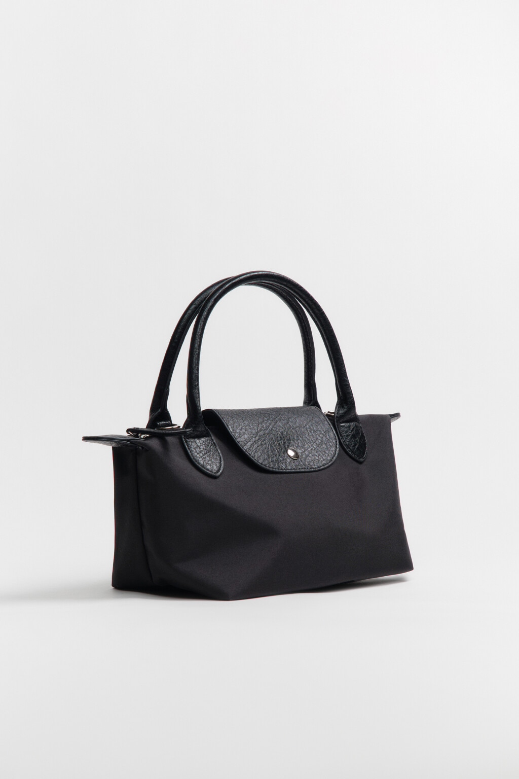 Сумка-кроссбоди текстильная с цветочным принтом - цвет черный - 4