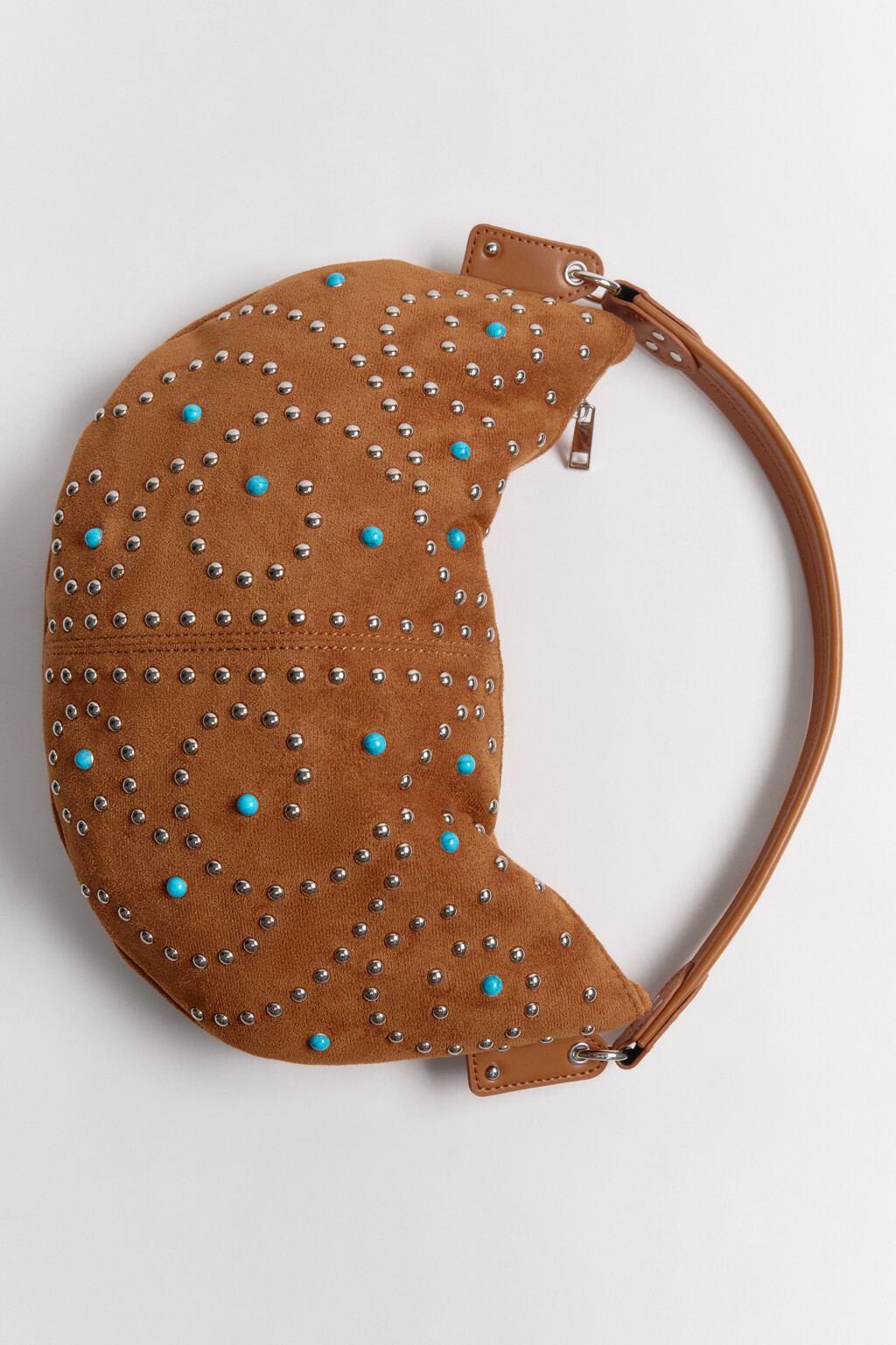 Сумка-кроссбоди с замшевой фактурой и заклепками - цвет коричневый - 3