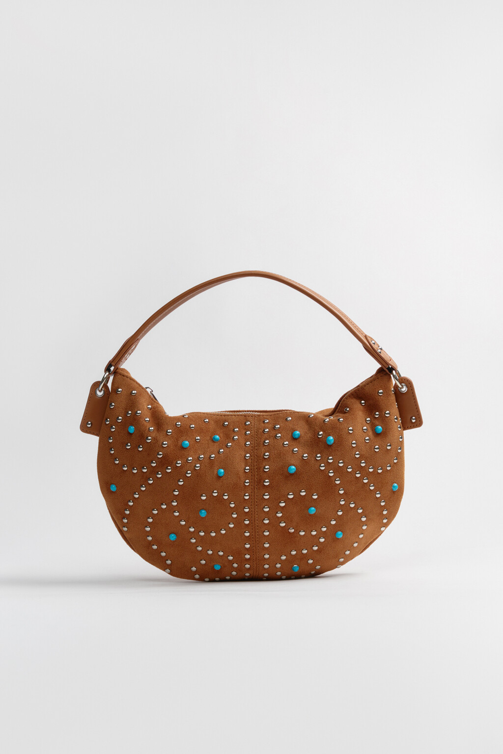 Сумка-кроссбоди с замшевой фактурой и заклепками - цвет коричневый - 4