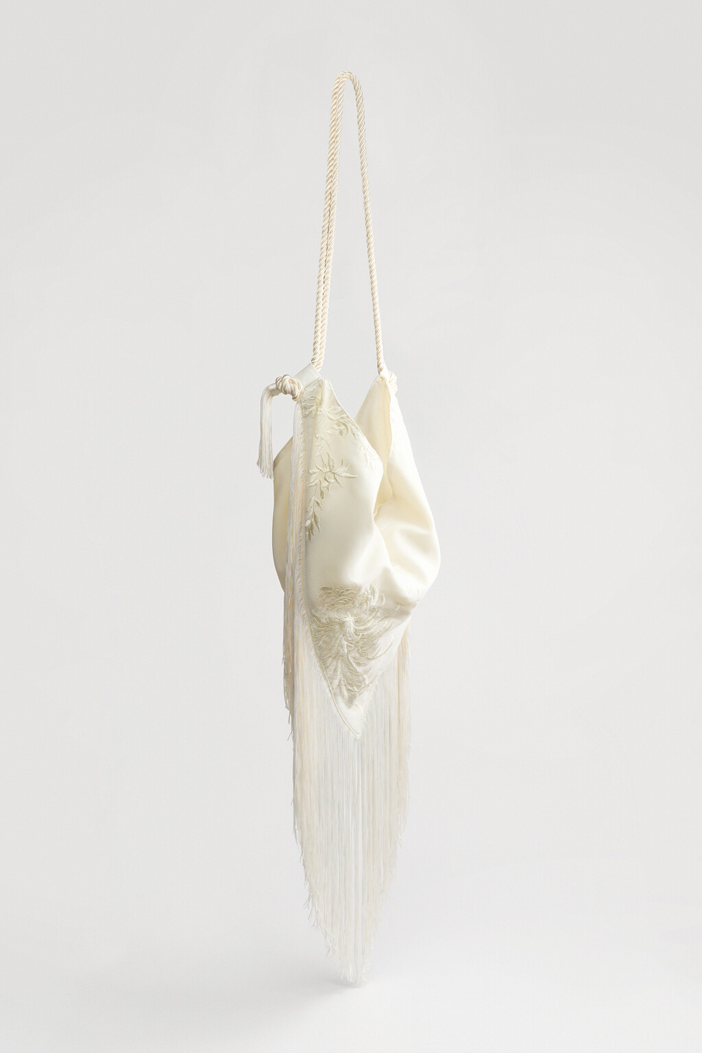 Сумка-платок через плечо с бахромой и вышивкой - цвет мультиколор - 4