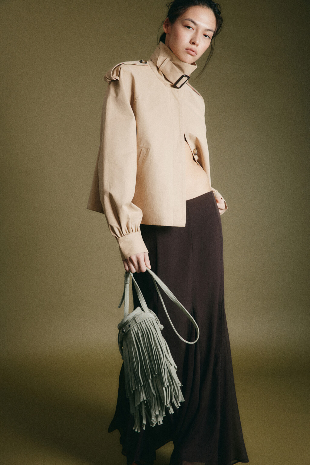 Сумка-мешок с замшевой фактурой и бахромой - цвет зеленый - 2