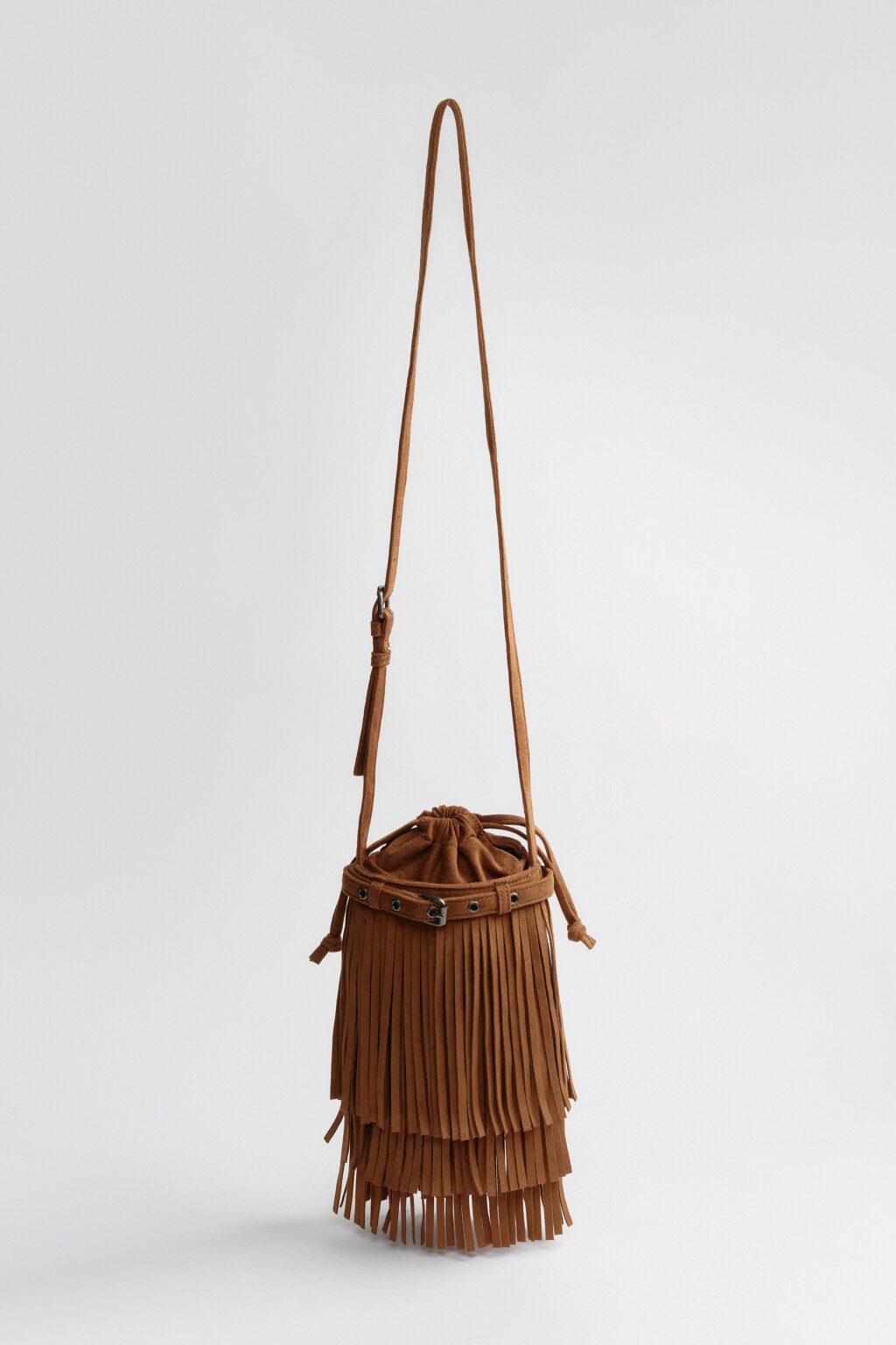 Сумка-мешок с замшевой фактурой и бахромой - цвет коричневый - 4