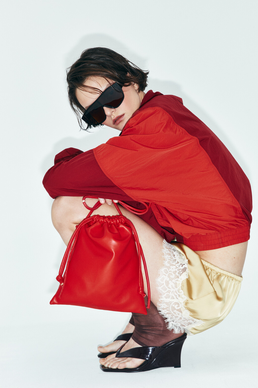 Сумка-мешок из искусственной кожи на завязках - цвет красный - 2