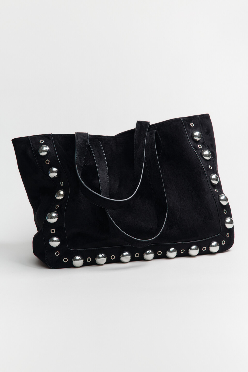 Сумка-шопер с замшевой фактурой и металлическим декором - цвет черный - 3