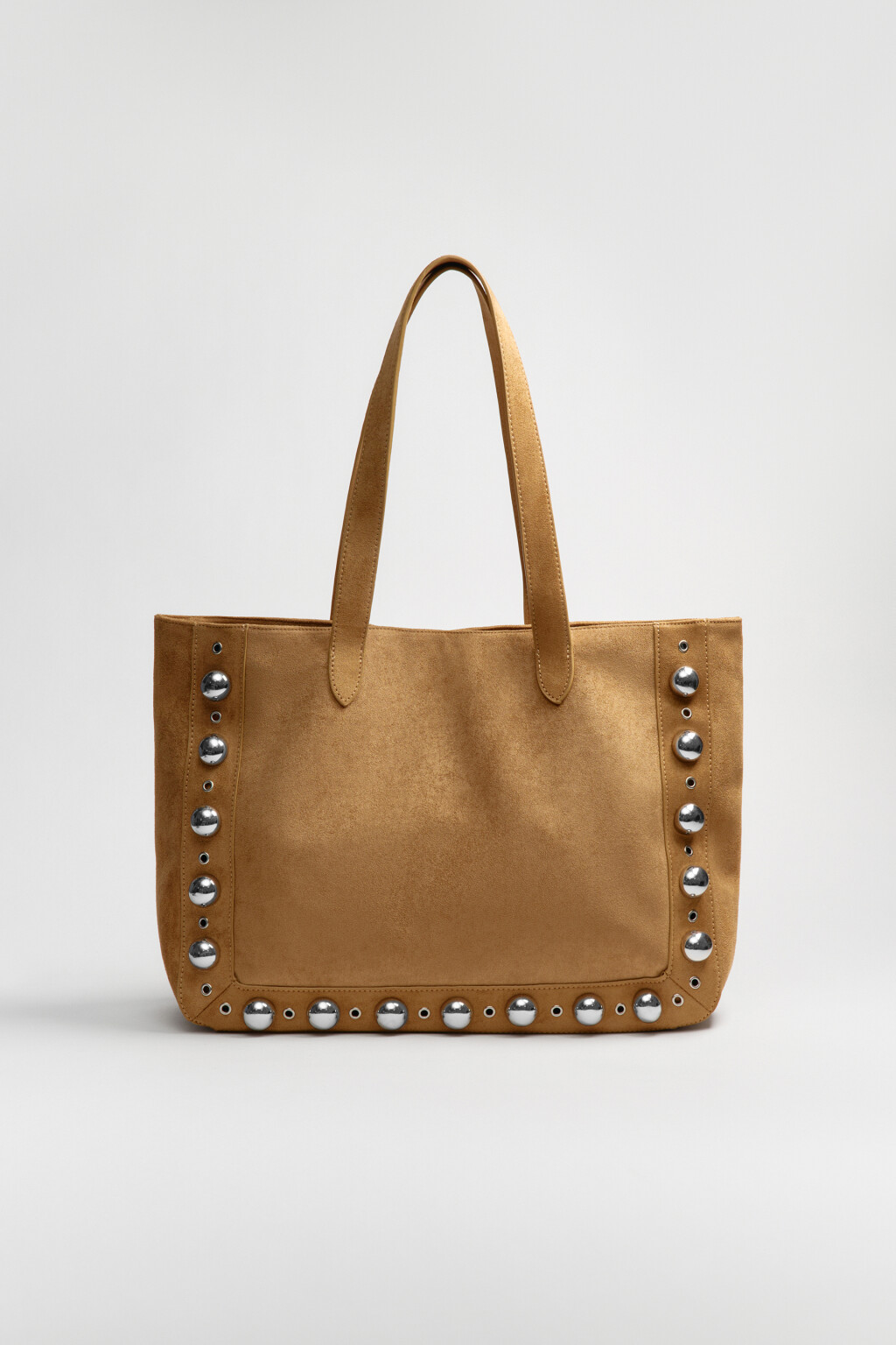 Сумка-шопер с замшевой фактурой и металлическим декором - цвет бежевый - 5