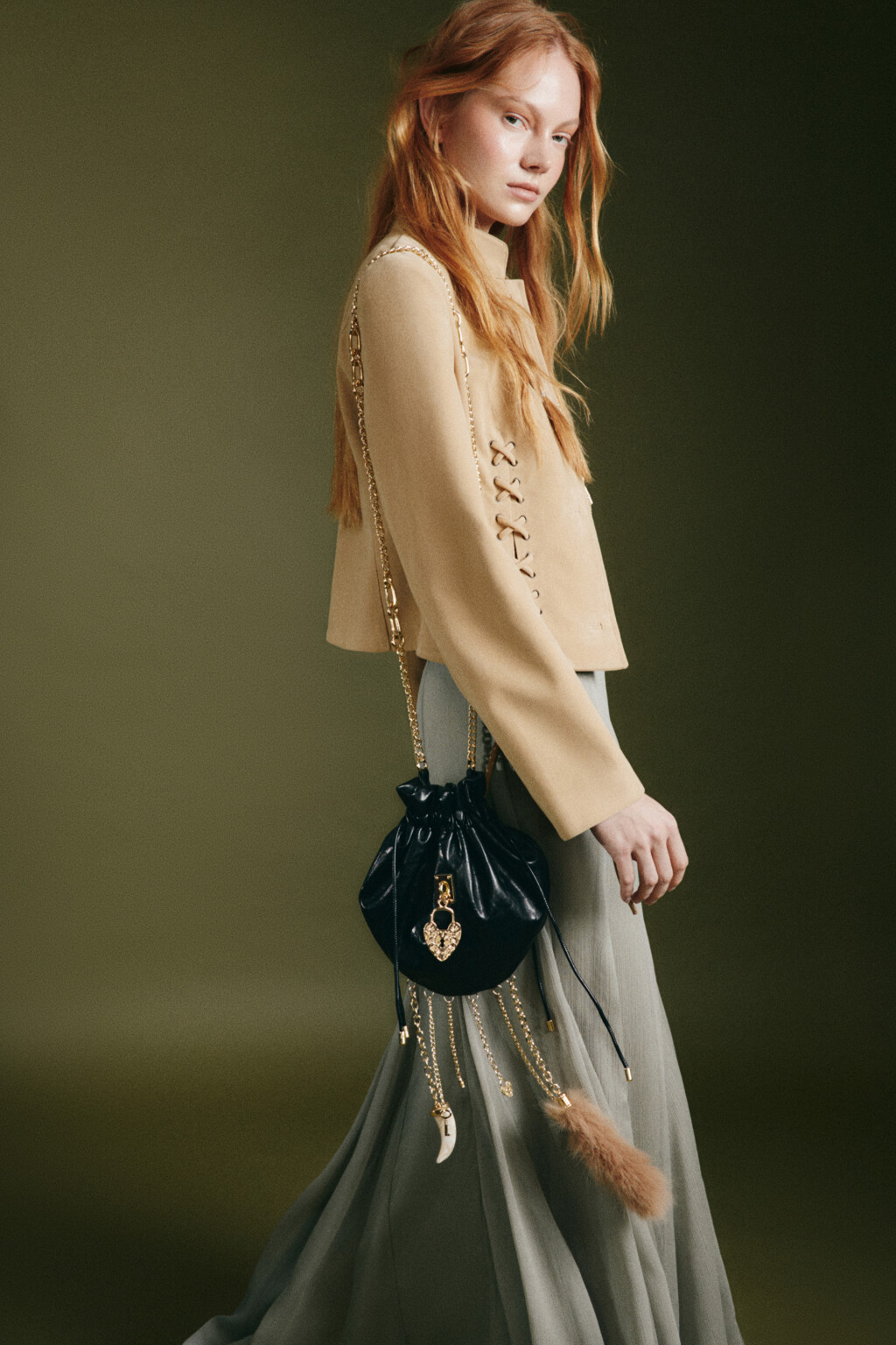 Сумка-мешок из искусственной кожи с замочком и цепочками - цвет черный - 1