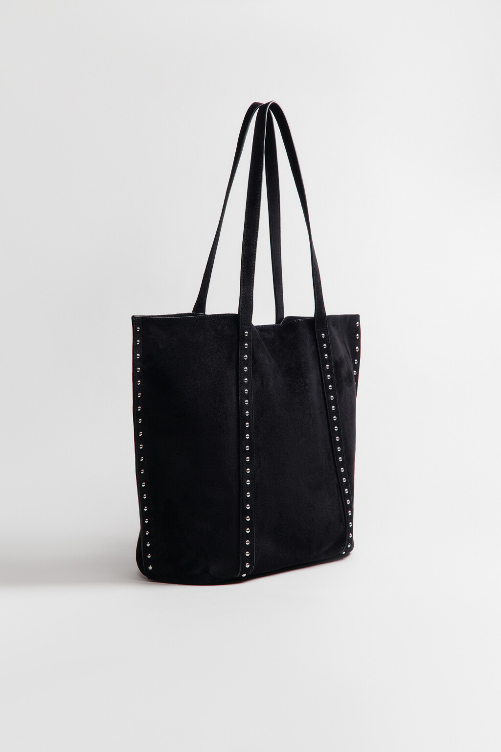 Сумка-шопер с замшевой фактурой и заклепками - цвет черный - 3