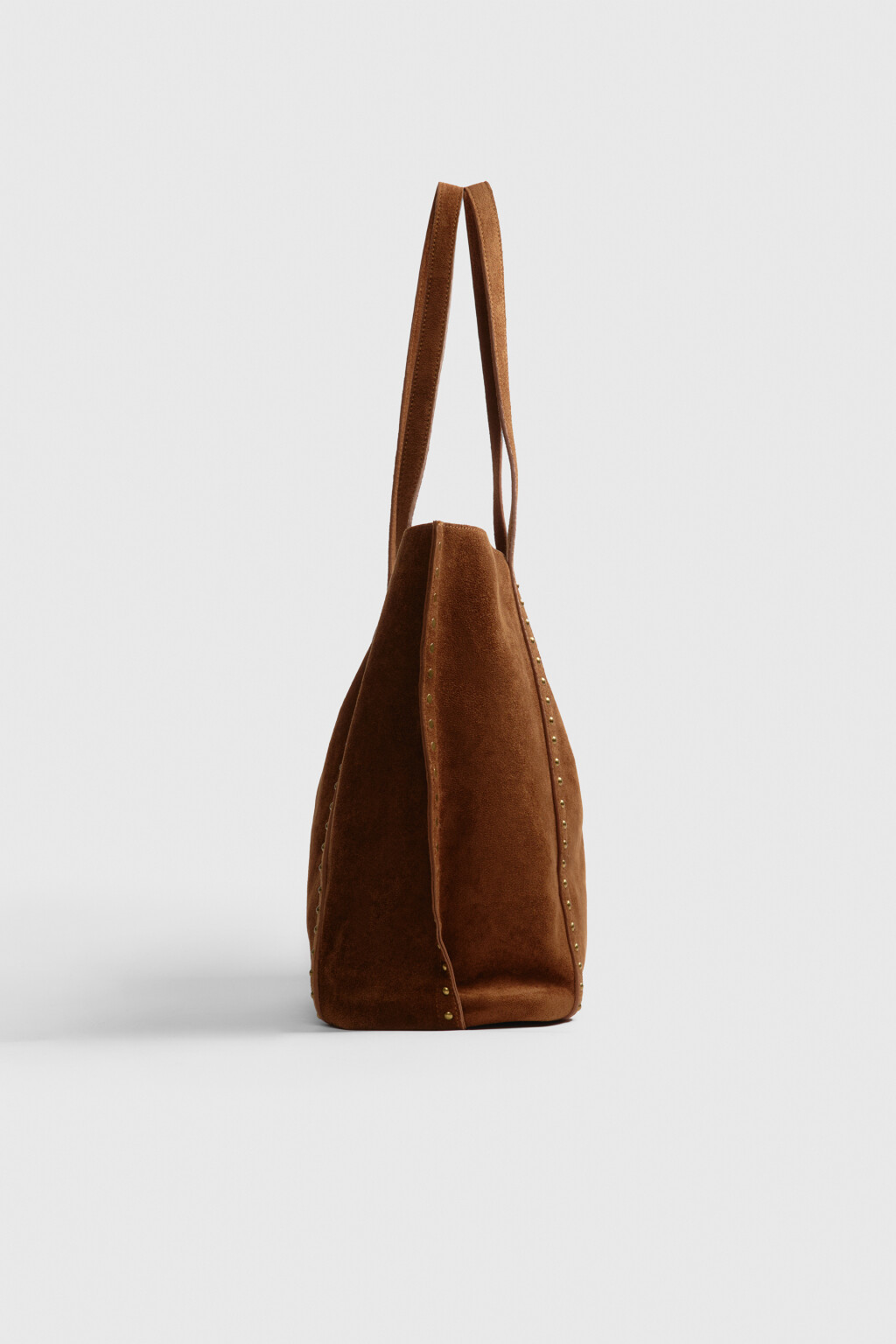 Сумка-шопер с замшевой фактурой и заклепками - цвет коричневый - 6