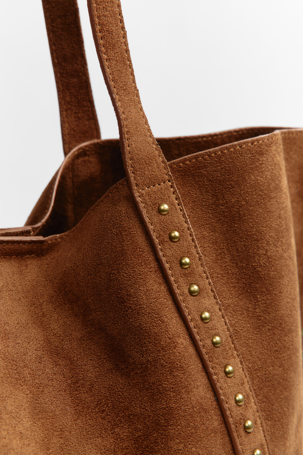 Сумка-шопер с замшевой фактурой и заклепками - цвет коричневый - 7