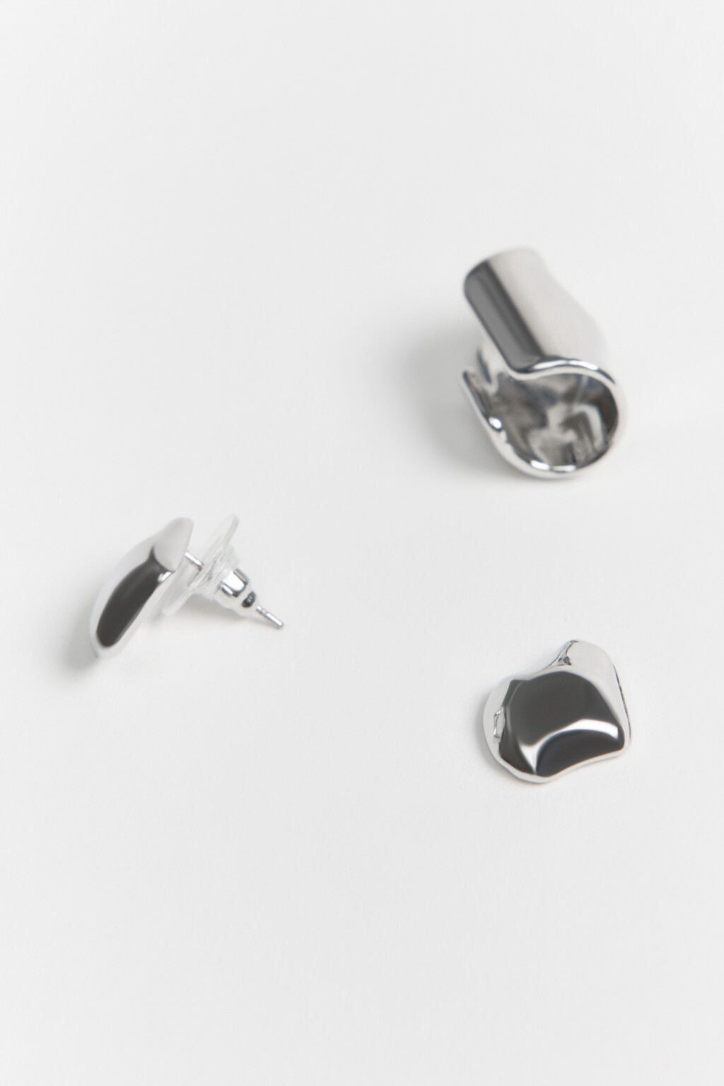 Набор серег серебристых разной формы (3 штуки) - цвет серый - 1