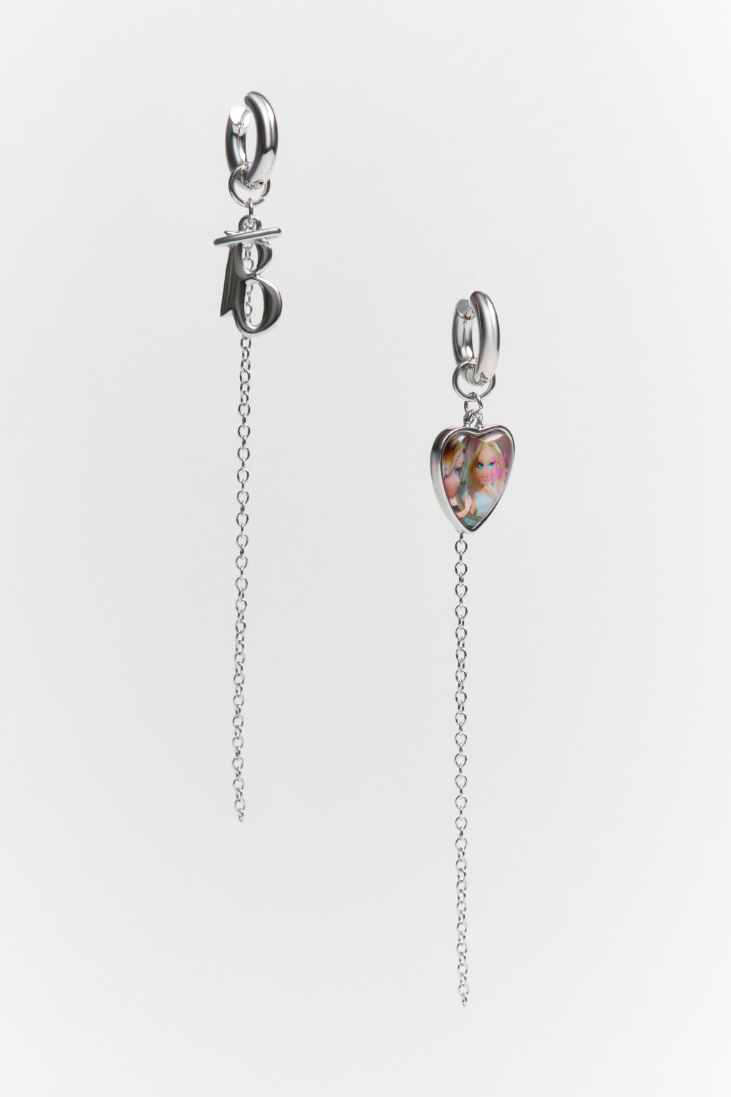 Серьги-конго с сердечком и буквой - цвет серый - 2