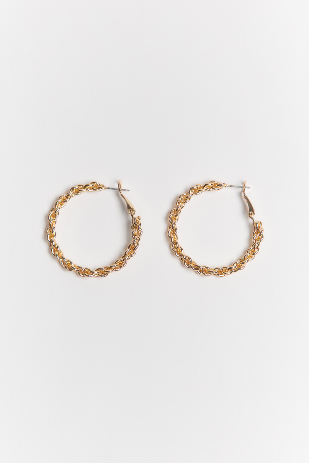 Серьги-кольца в виде золотистой цепи - цвет желтый - 3