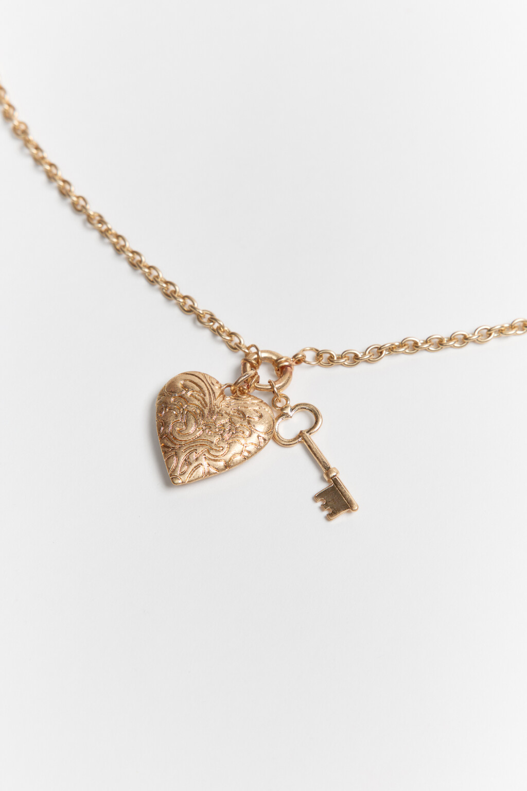 Колье-цепочка с ключиком и сердечком - цвет желтый - 2