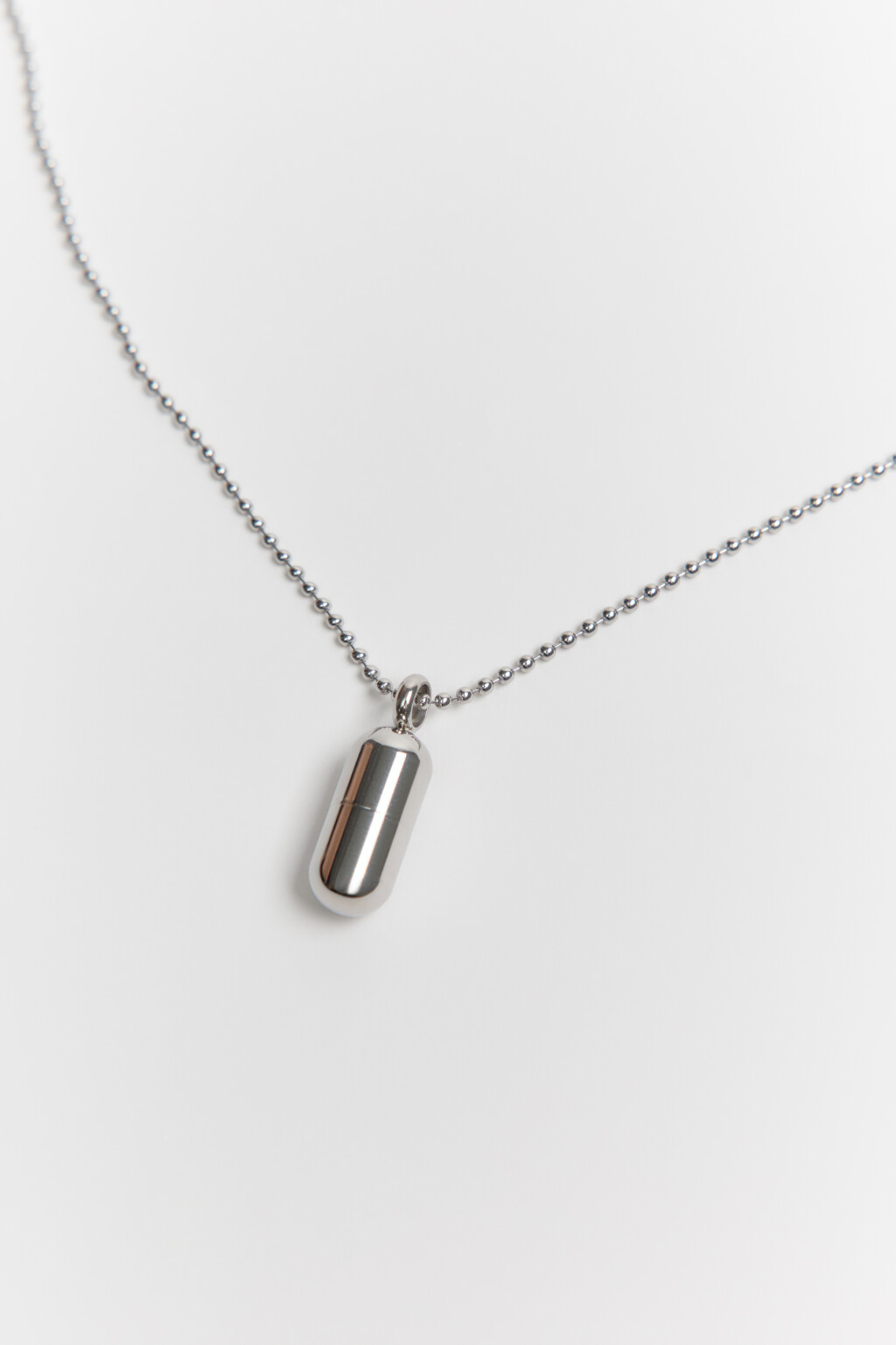 Колье-цепочка с подвеской-капсулой - цвет серый - 1
