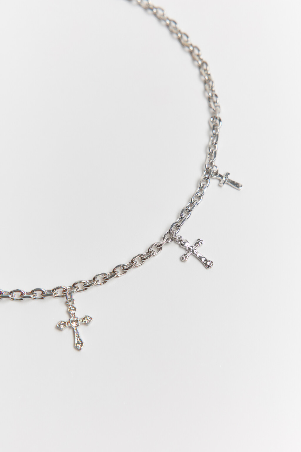 Колье-цепочка с подвесками-крестами - цвет серый - 1
