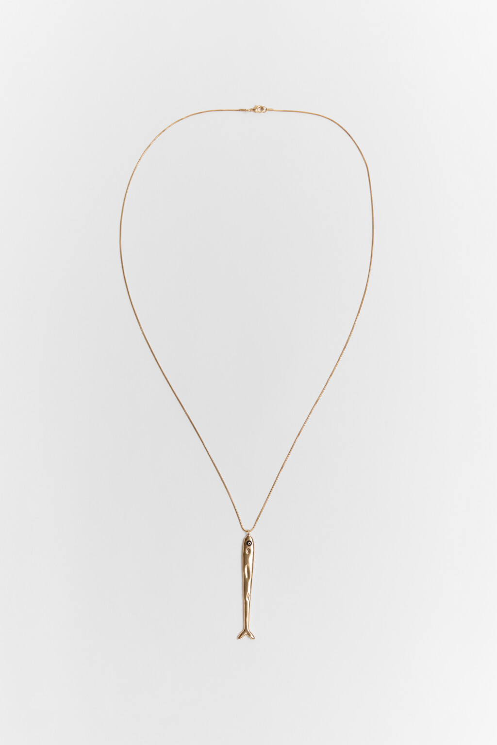 Колье золотистое с подвеской-рыбкой - цвет желтый - 1