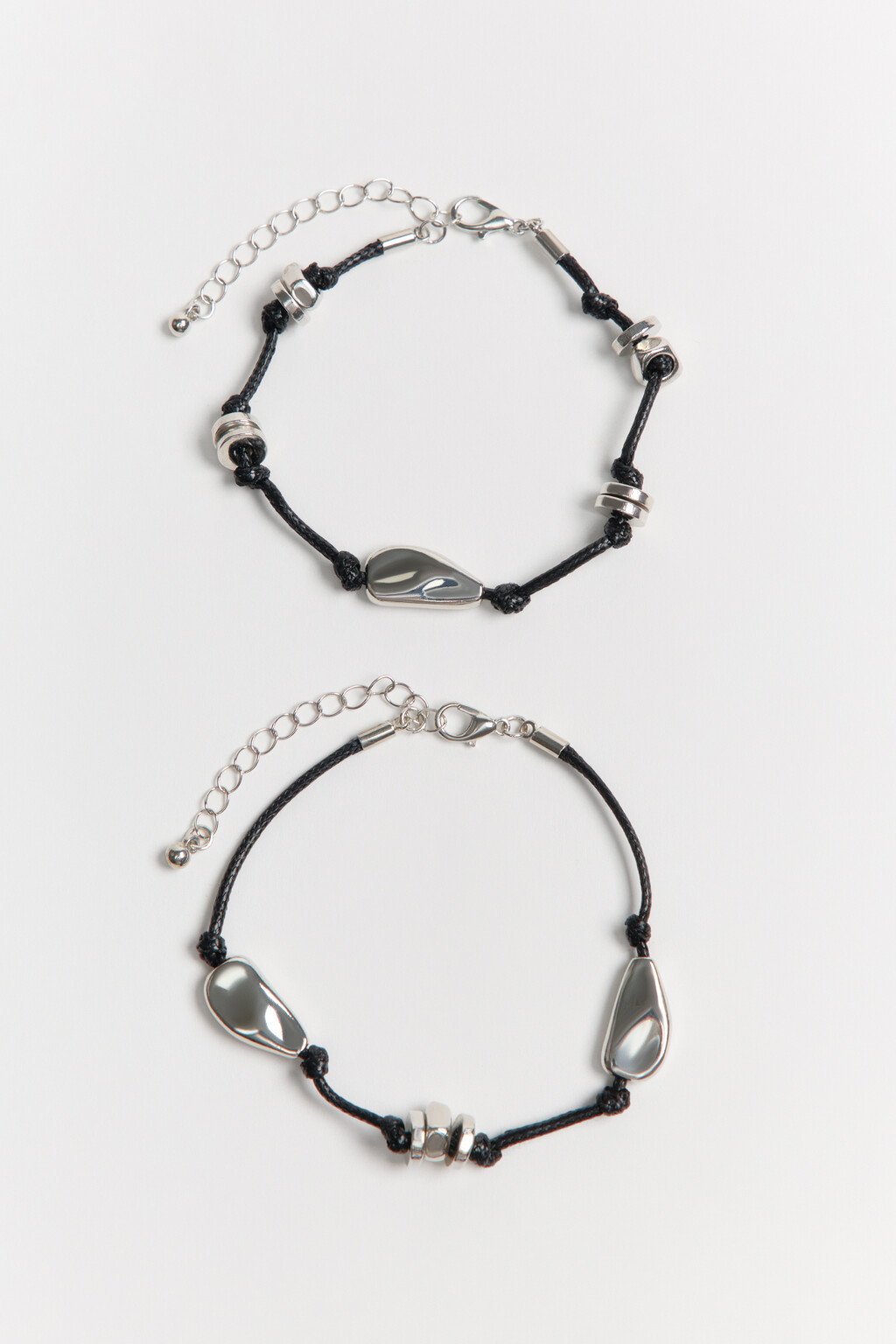 Набор браслетов-шнурков с серебристыми вставками (2 штуки) - цвет черный - 1