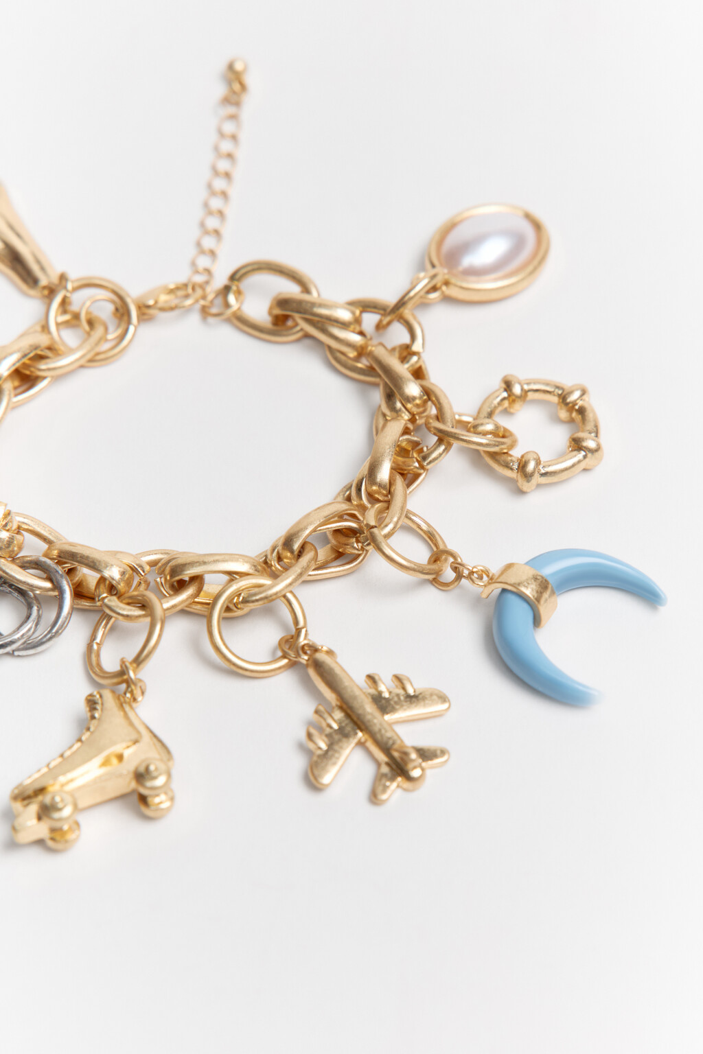 Браслет золотистый с подвесками - цвет серый - 3