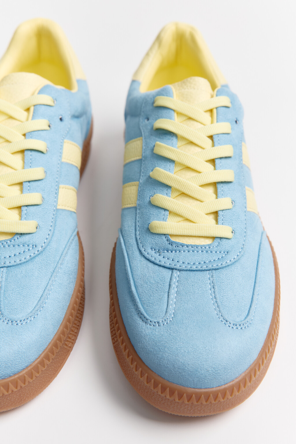 Кеды низкие с контрастными вставками - цвет голубой - 4