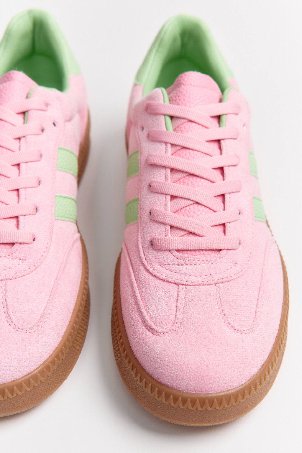 Кеды низкие с контрастными вставками - цвет розовый - 3