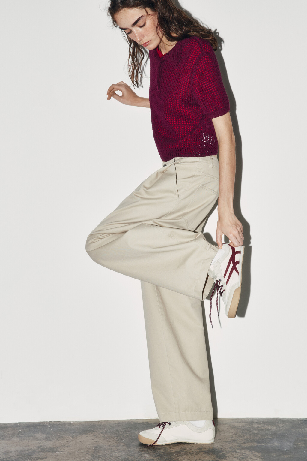 Кеды низкие с контрастной отделкой и замшевыми вставками - цвет молочный - 2