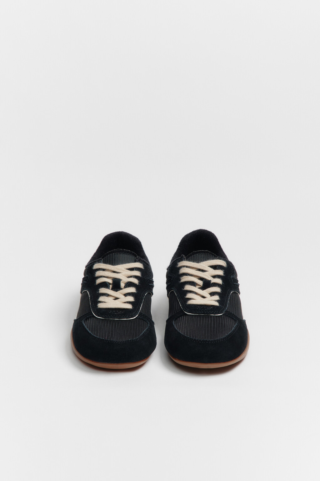 Кроссовки низкие с замшей и контрастными вставками - цвет черный - 5