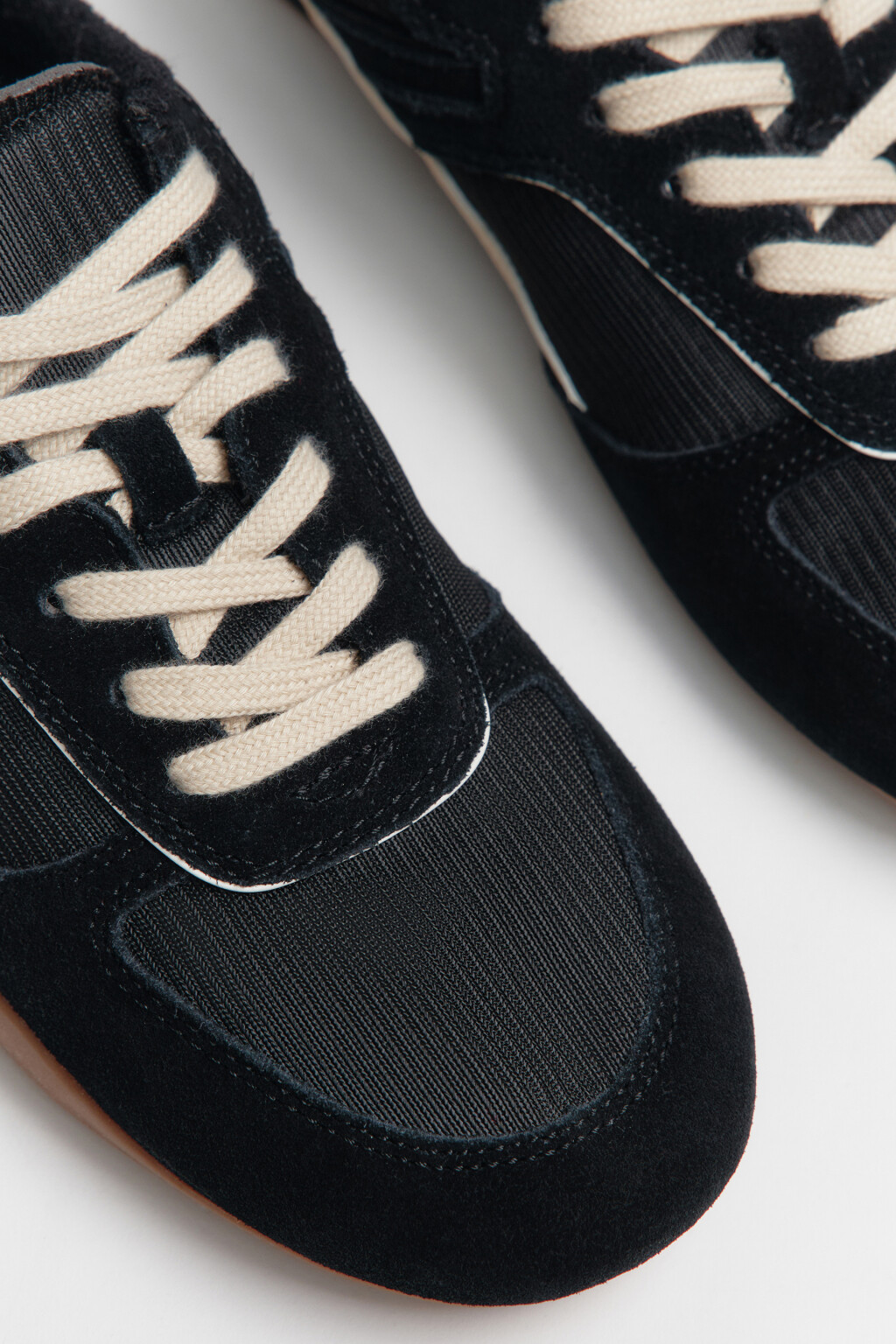 Кроссовки низкие с замшей и контрастными вставками - цвет черный - 8