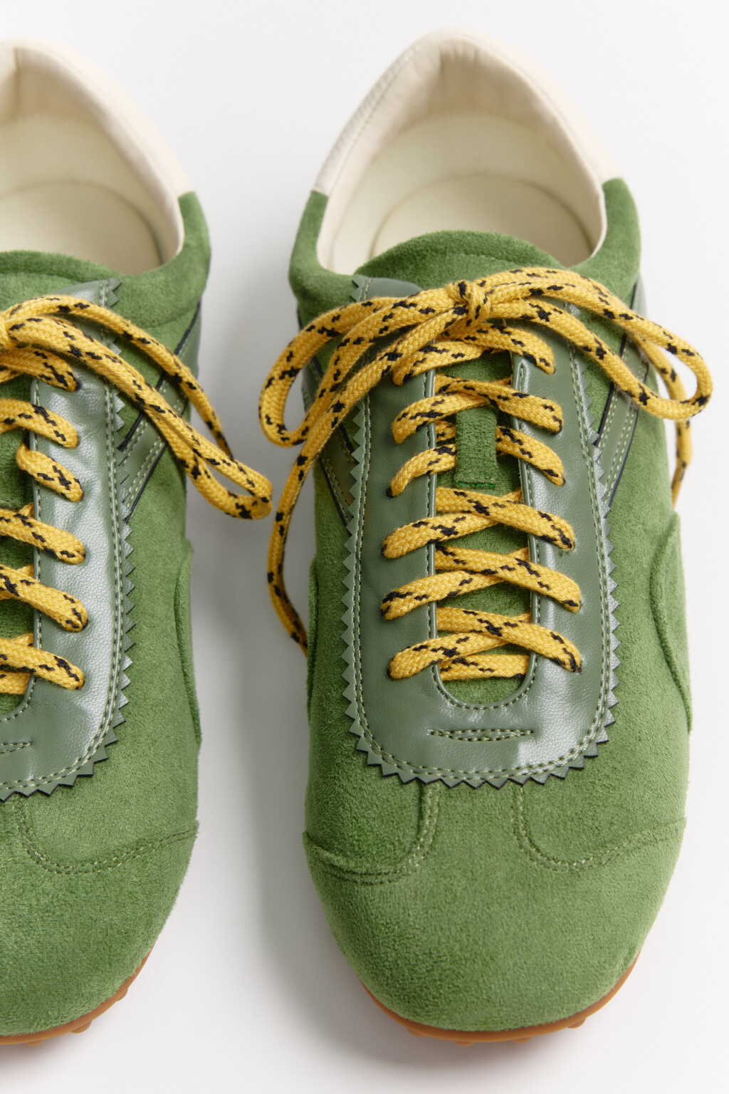 Кроссовки низкие с замшевой фактурой - цвет зеленый - 4