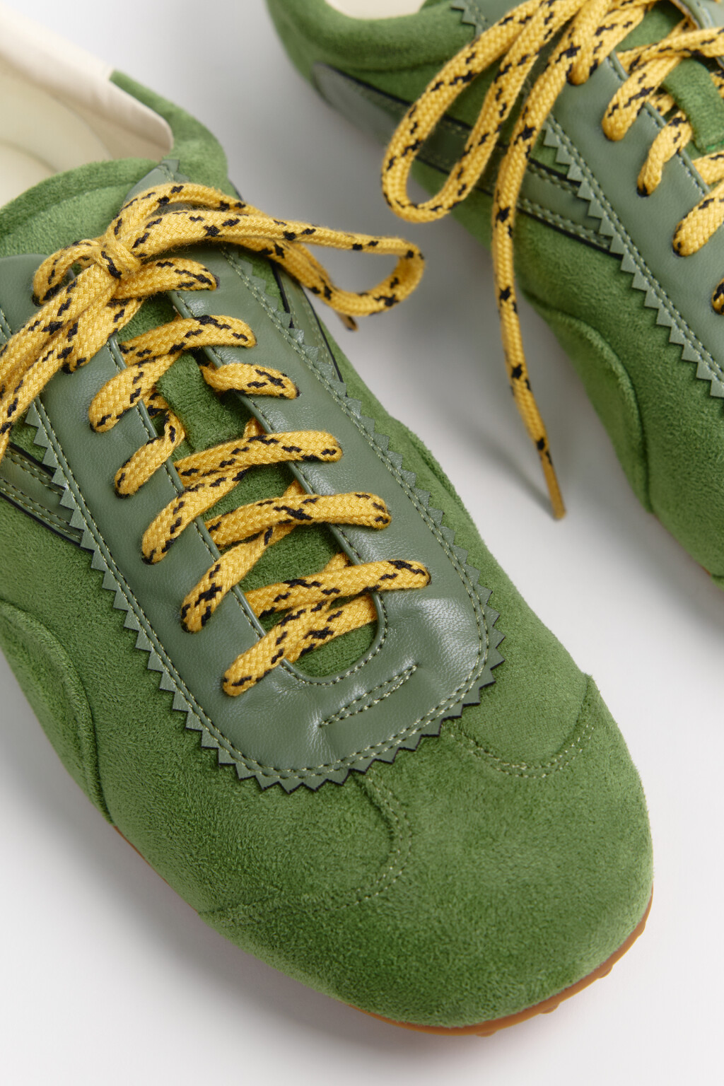 Кроссовки низкие с замшевой фактурой - цвет зеленый - 9