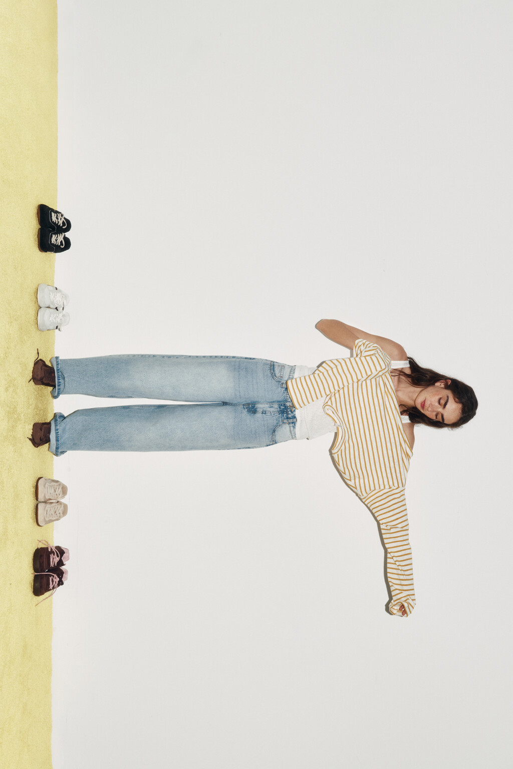 Кроссовки низкие замшевые - цвет коричневый - 2