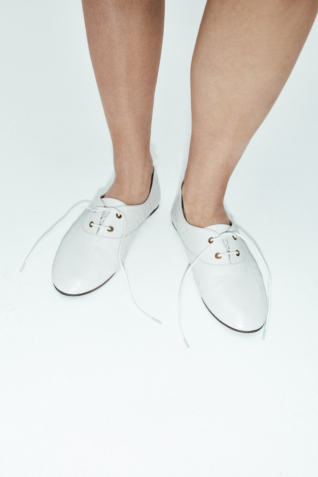 Туфли-балетки из искусственной кожи на шнуровке - цвет белый - 3